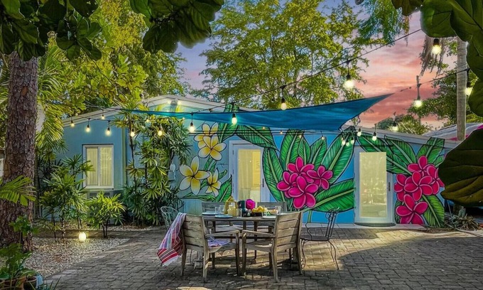 Riverside Park Eigentumswohnung | Jungle Fortress 2/2-Lush Home/Mins to Airport+Port