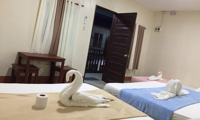 Tawala Bed & Breakfast | Junlyn APartelle Barkada Room