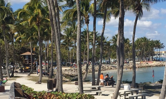 Jupiter Villa | Jupiter Bay Villa First Floor Walk to Beach