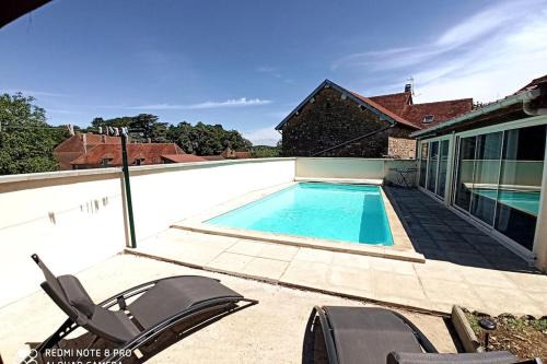 Rotalier Haus | JURA - Maison de village entière avec piscine