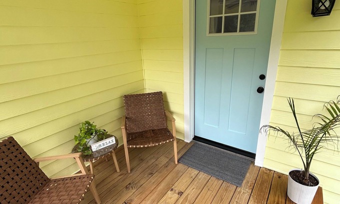 New Smyrna Beach Haus | Just 3 Miles from the Beach – Welcome to The Sunshine Cottage!