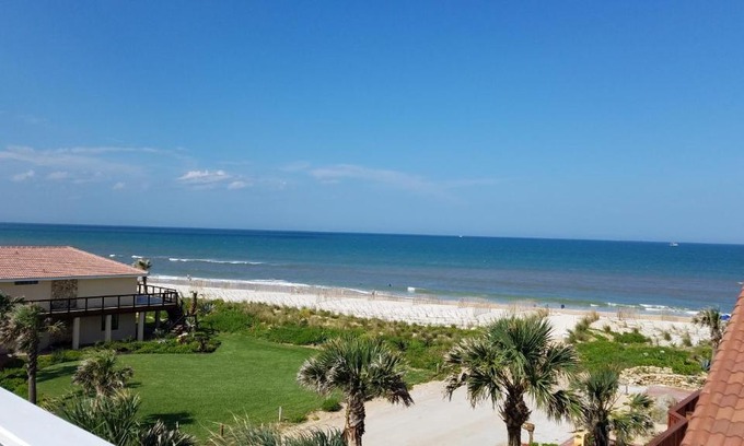Marineland Acres Haus | Just Beachy A Luxury Retreat Sleeps 12 3 Levels with Elevator- Perfect for 1-3 Families Travelin