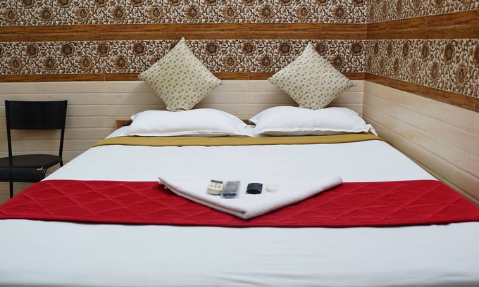 Nanganallur Haus | Just Guest House
