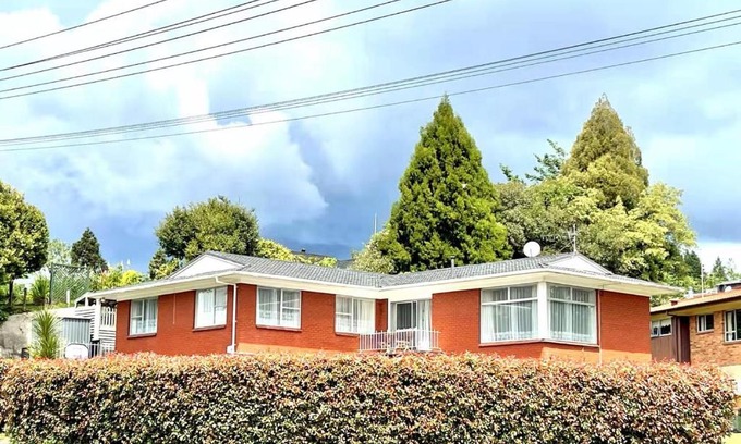 Springfield Haus | Just like your own house -Free gift per night