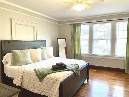 Anderson Haus | Just minutes from DT Anderson!