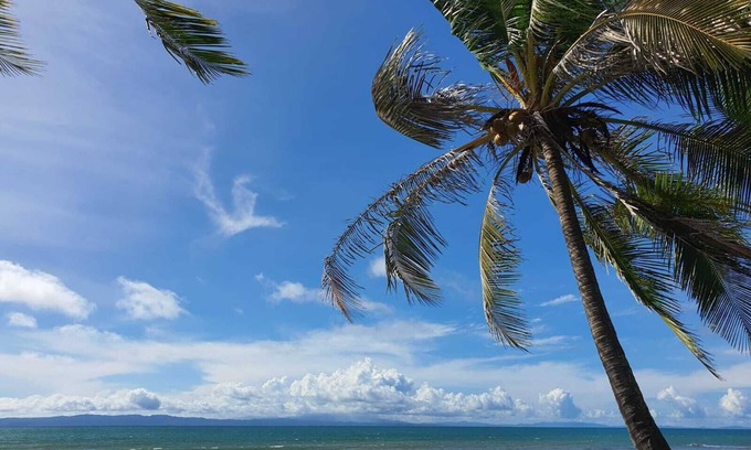 Quebrada La Gamba Haus | Kami House conveniently located near the beach perfect for a couple or family.