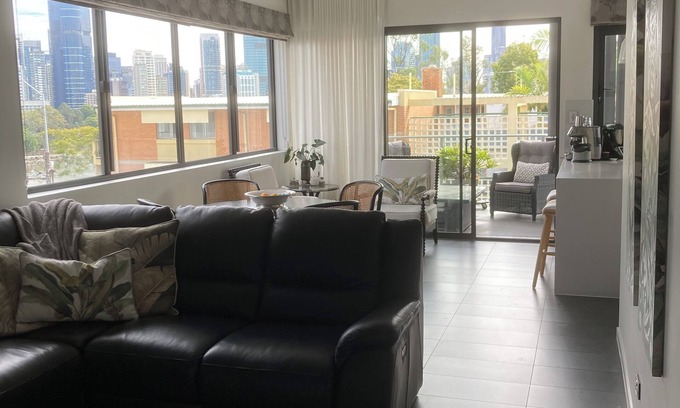 Kangaroo Point Wohnung | Kangaroo Cliffs- 2 Bed-2 Bath-1 Secure Car Park-close to everything!