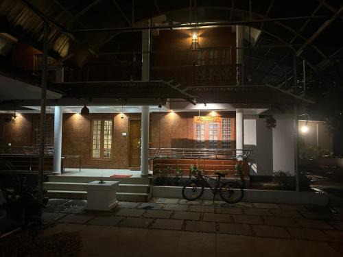 Aluva Wohnung | Kappazha Tharavadu