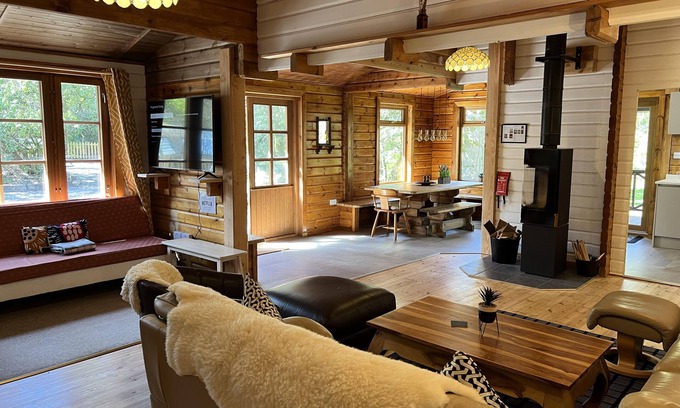 St Leonards Hütte | Karelia - Luxury Finnish Log Cabin w/Hot-tub