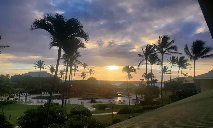 Hanamaulu Eigentumswohnung | KAUA'I BEACH RESORT-BEACHFRONT, OCEAN VIEW, POOLSIDE VIEW FROM YOUR LANAI
