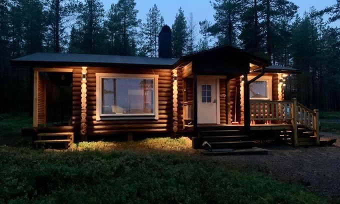 Akaslompolo Wohnung | Kaupinmaja, Ylläs, Äkäslompolo, Lapland - Log Cabin with Lake and Fell Scenery