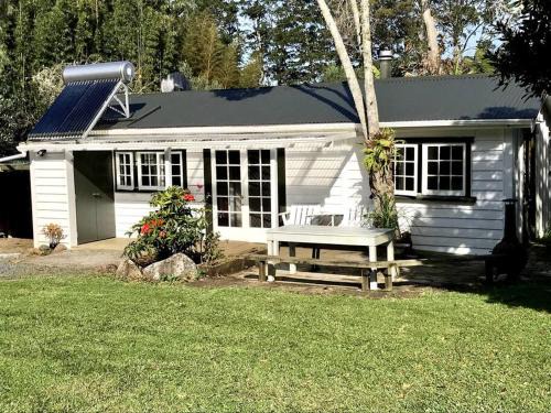 Kerikeri Haus | Kauri post cottage