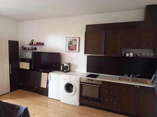 Kazanlak Wohnung | Kazanlak CENTRAL Studio Apartment Guesthouse Flat, Glorious Views & Free Parking! Self Check-in, Super place !