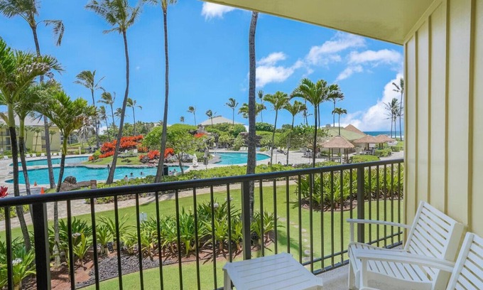 Hanamaulu Wohnung | KBR 3302 · Simple but Idyllic Oceanfront Resort w King Bed
