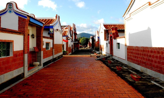 Big Beach Hotel | Kenting Youth Activity Center