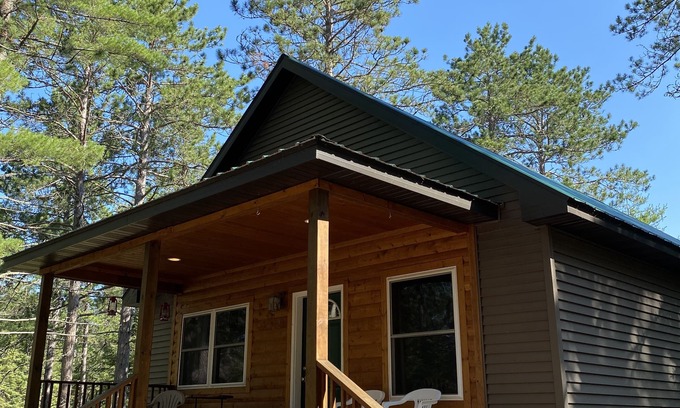 Lake Linden Hütte | Keweenaw Hideaway Cabin on Rice Lake, very near Lake Superior with RV options