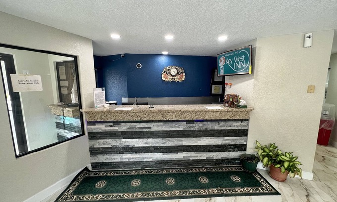 Roanoke Hotel | Key West Inn - Roanoke