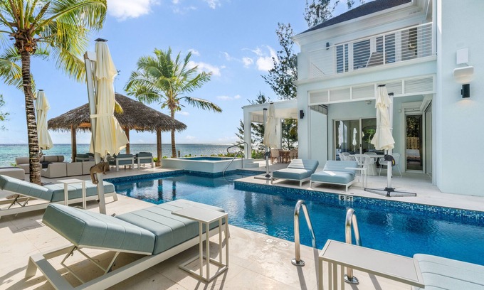 Bodden Town Haus | Kiboko