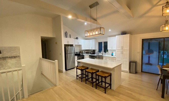 Trumbull Haus | Kid/Baby-Friendly 3BD + In-Law Studio with Large Yard