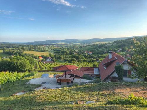 Pecsely Haus | Kikapcsol-lak