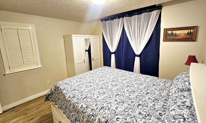 Kaysville Haus | King & Queen 2-Story 2-Bed/2-Bath Twin Home