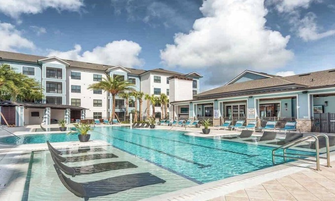 Florida Central Atlantic Coast Wohnung | King Retreat Pool & Gym Pet-Friendly Close to Park