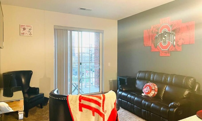 Uptown District Wohnung | King Size with OSU Theme!