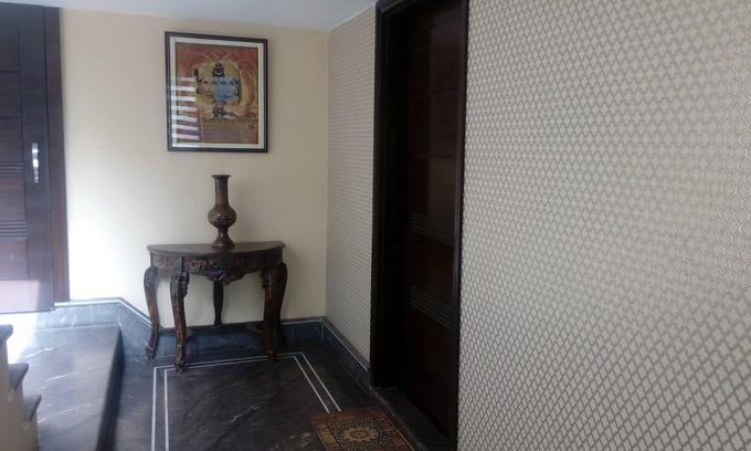 Ludhiana Haus | King Style Suite mit Zeichnung (Separate Wohnung im Haus