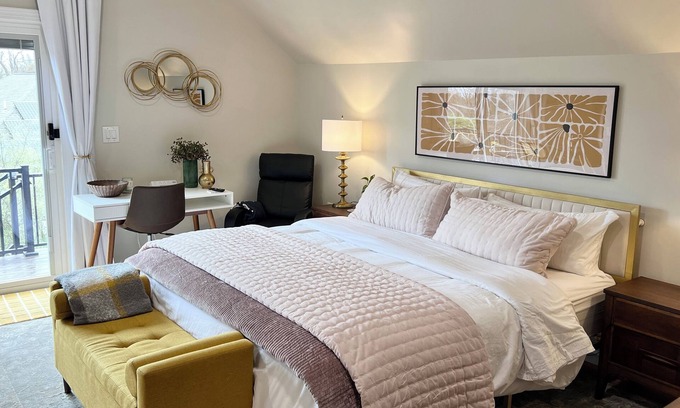 Lafayette Wohnung | King Suite, Modern Studio Apartment in the Country/Garden State—1hr from NYC