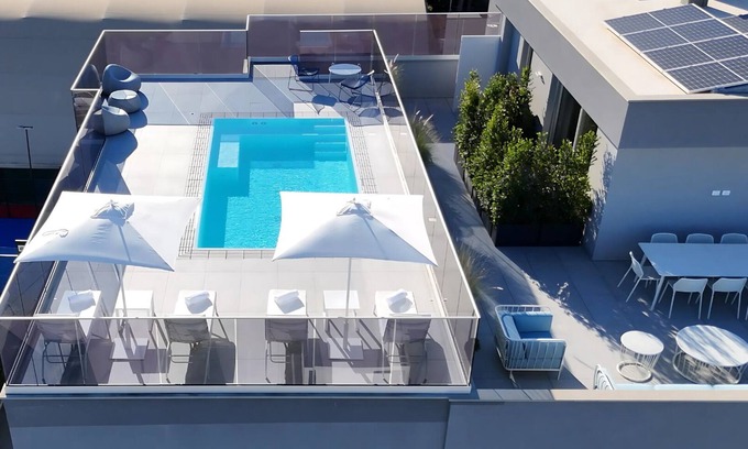 Municipio 2 Haus | King Suite with heated pool in the heart of Bari