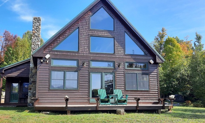 Kingfield Haus | Kingfield Kastle: Stunning Home near Sugarloaf