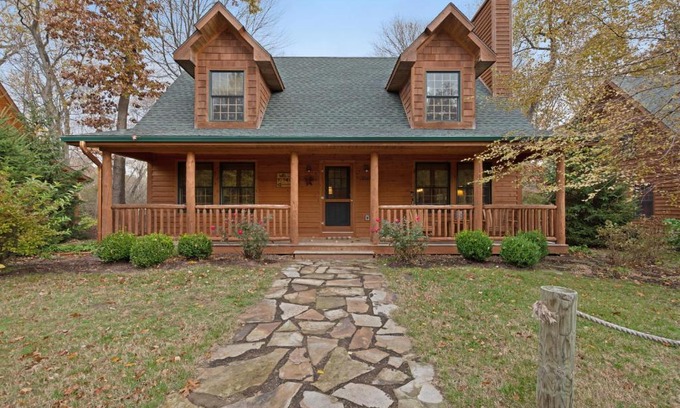 Saugatuck Haus | Kingfisher Cove Cabin 2