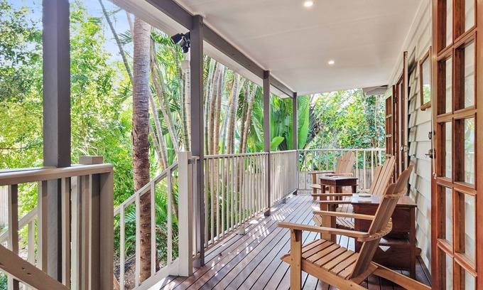 Nelly Bay Haus | Kingfisher on Mandalay