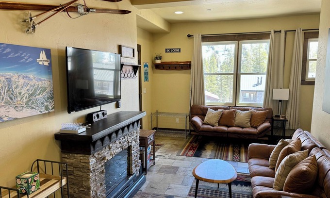 Kirkwood Hütte | Kirkwood Mountainside Cottage with Deck, Walk to Lifts!