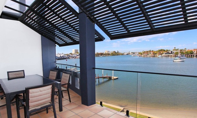 Mooloolaba Wohnung | Ruhig und friedlich: Absolute Riverfront-Position