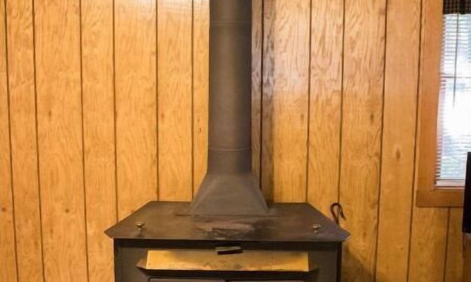 Triumph Kabine | Kishauwau's Starved Rock Area Cabins - Romantic Whirlpool Wilderness