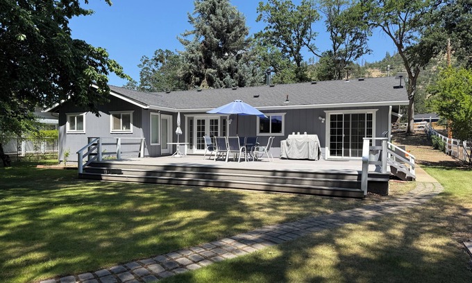 Montague Haus | Rafting Paradise! Klamath River-front Retreat in Breathtaking Copco Valley