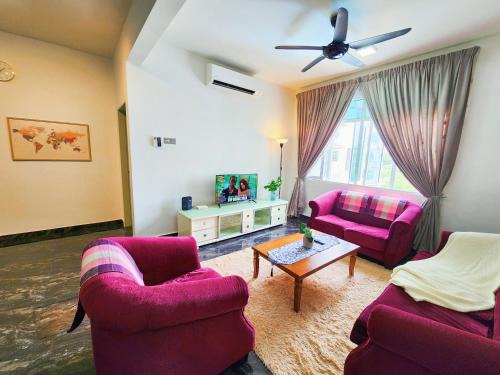 Sepang Wohnung | KLIA 7th Floor Pool View 4 Rooms SUITE