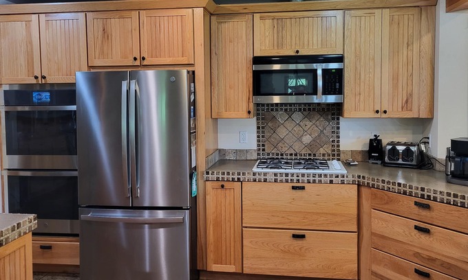 Lyle Haus | Klickitat River view property