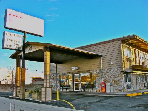 Baker City Hotel | Knights Inn - Baker City