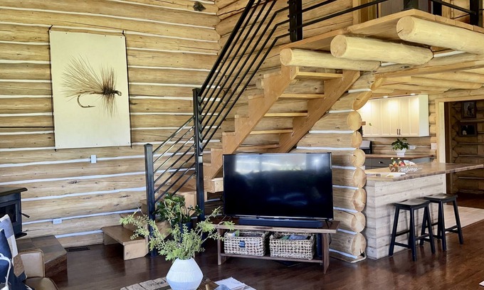 Stevensville Haus | Knotty but Nice by the Bitterroot!