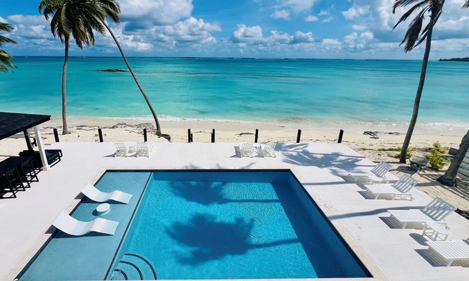 Tar Bay Haus | KPOW on the Beach - Brand New 5 bedroom Luxury Beachfront House!