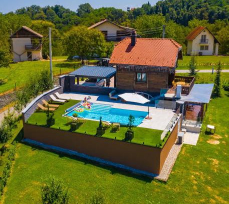 Cazma Haus | Kuća za odmor Vida s grijanim bazenom
