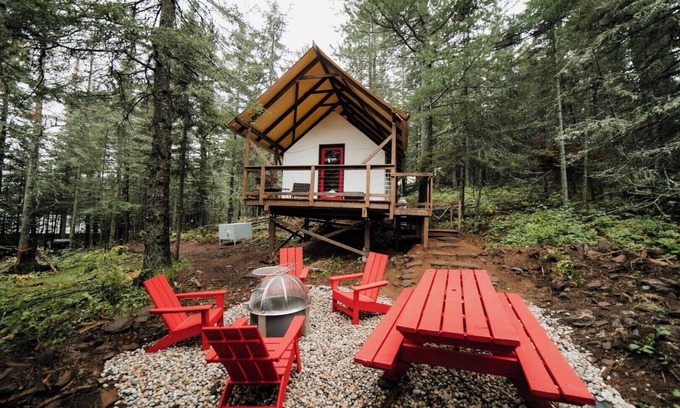 Beaver Bay Wohnmobilvermietung | Kung tält - Hillside Site - Glamping Tent for Two!
