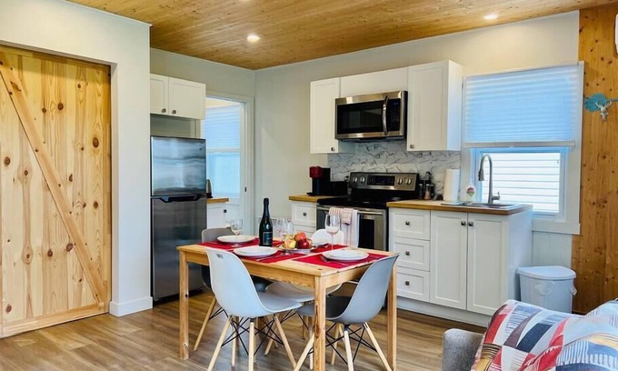 Magog Haus | L'Ancre Dorée - Access to the Lake 219