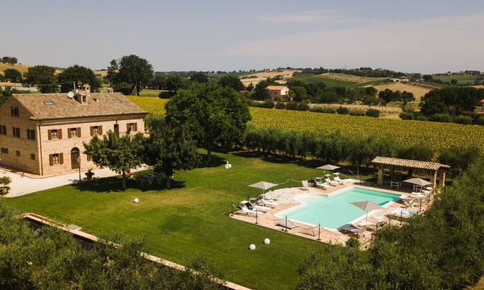 Bettolelle Wohnung | L'Olivo, App in einer typischen Villa mit Pool 7 km vom Meer, Senigallia, Marche