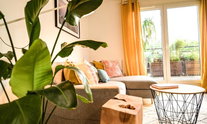 Vaires-sur-Marne Wohnung | L'Olympique: appartement cosy, vue canal grande terrasse et parking