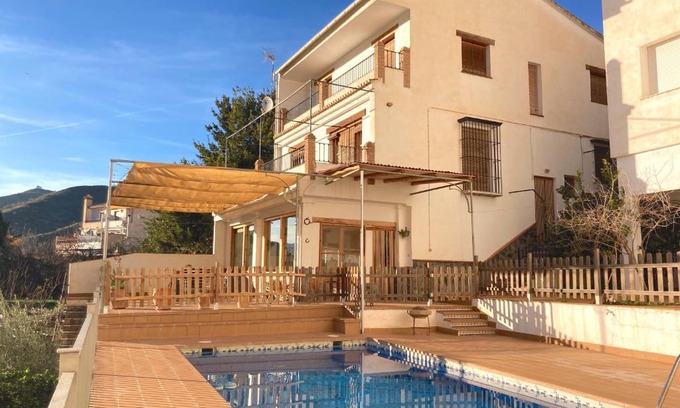 Quentar Haus | LA ALBERQUILLA, un oasis con piscina en Quentar