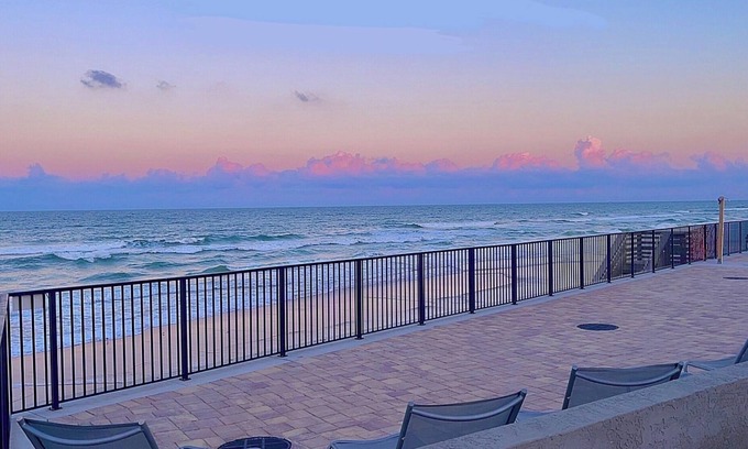Seabreeze Park Hotel | La Bella Oceanfront Inn