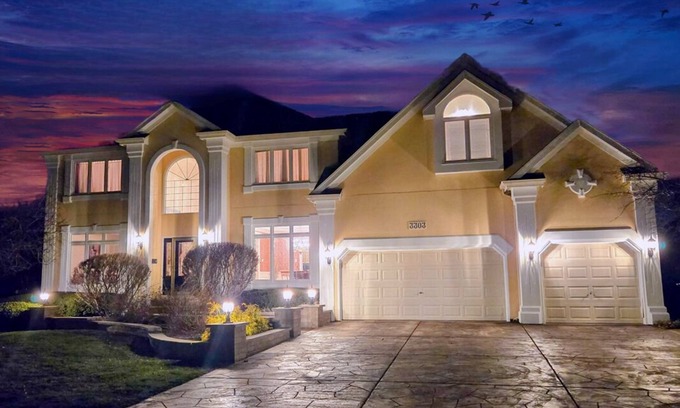 Fox Valley Haus | La Casa Serenità: Peaceful Elegance